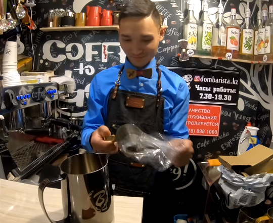 Good Apron for Baristas- Dombarista Barista Showed